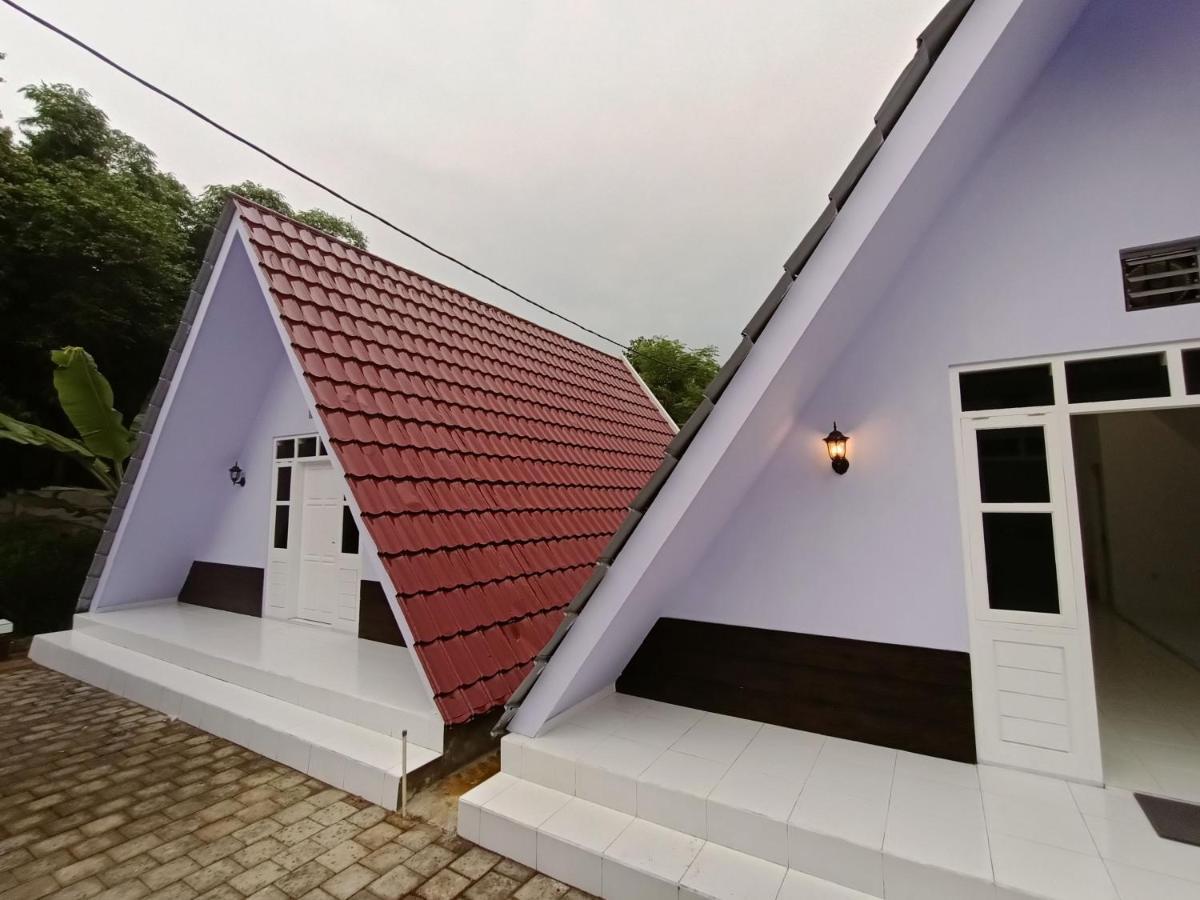 Seger Nusantara Hostel Kalisat Exterior photo
